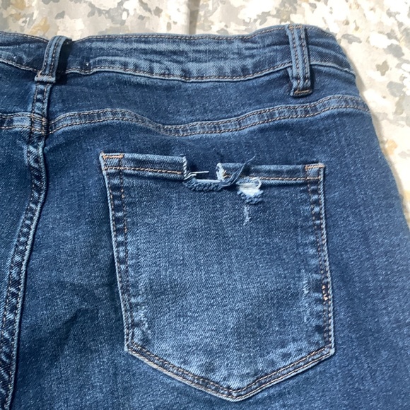 Brand New Vervet Distressed Jean - Picture 6 of 10